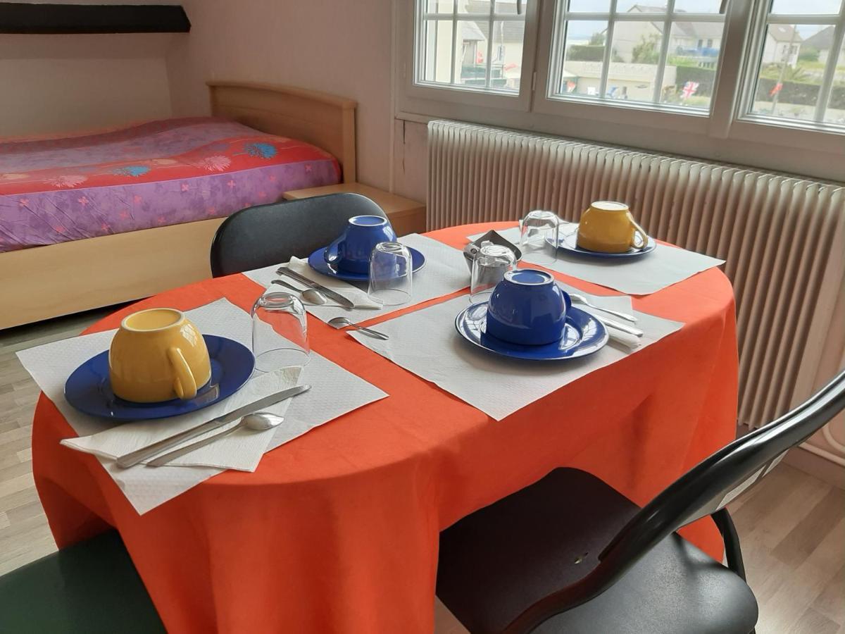 Utah Beach Bed & Breakfast Сант-Мари-дю-Мон Екстериор снимка